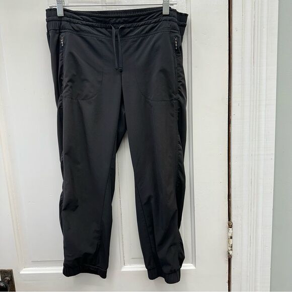 Athleta black jogger capris women's 8 with elastic waist & adjustable strings - Picture 2 of 7